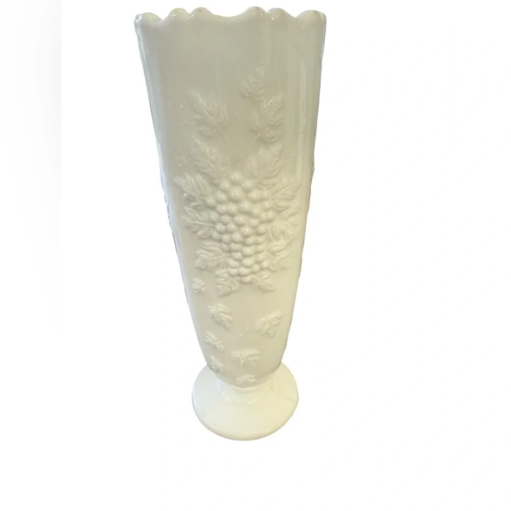 Beautiful Vintage Milk Glass Vase with Grape Design